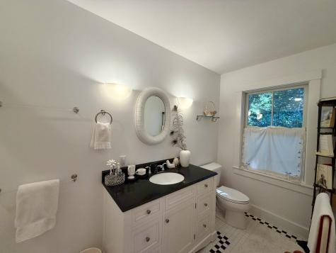 528 Main Street Vineyard Haven MA 02568