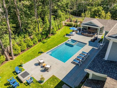 7 Willow Circle Mashpee MA 02649