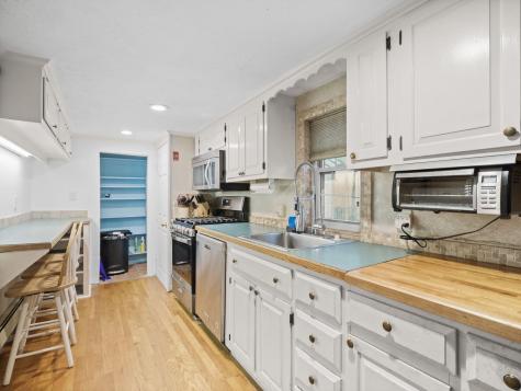 33 Lake Road Yarmouth MA 02673