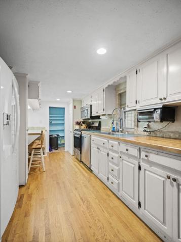 33 Lake Road Yarmouth MA 02673