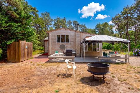6 Meadow Terrace MA 02652