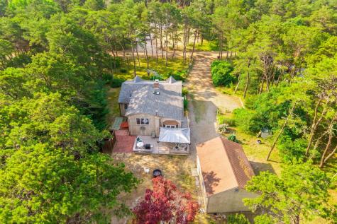 6 Meadow Terrace MA 02652