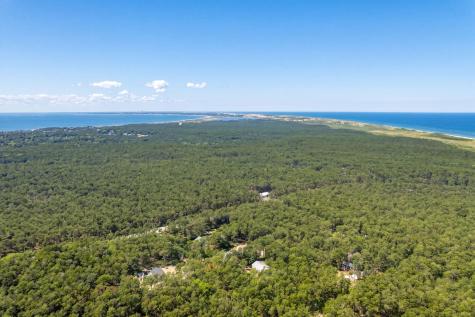6 Meadow Terrace MA 02652