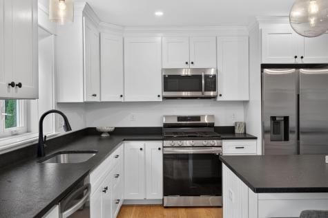 140 Broken Bow Lane Teaticket MA 02536