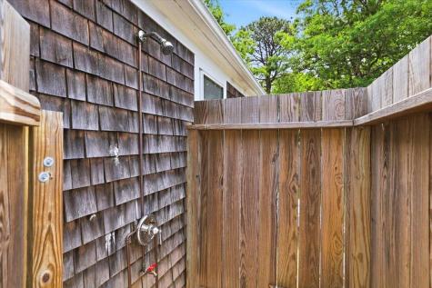 9 Deerfield Road Yarmouth MA 02673