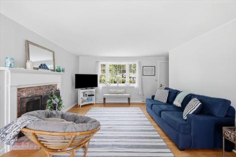 9 Deerfield Road Yarmouth MA 02673