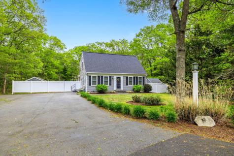 19 Katian Way Mashpee MA 02649