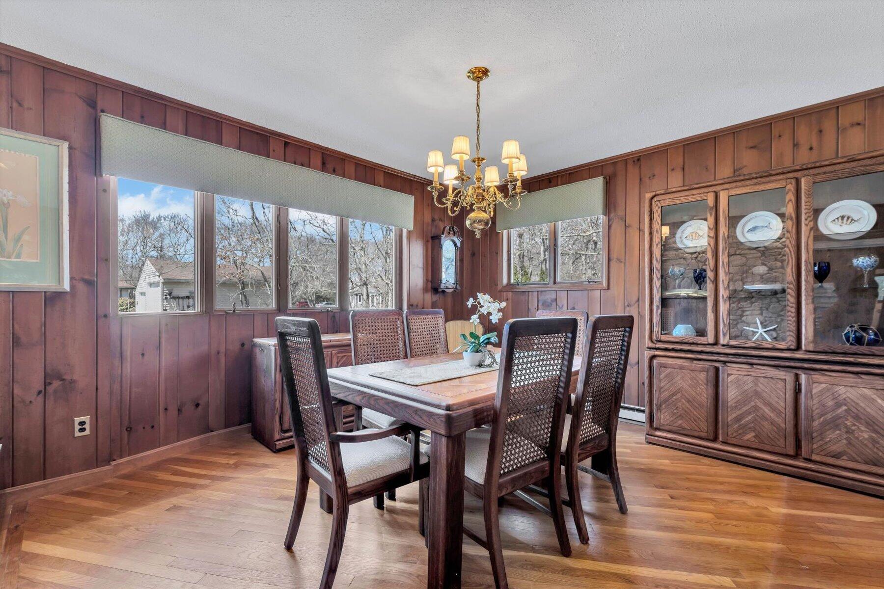 435 Acapesket Road Falmouth MA 02536