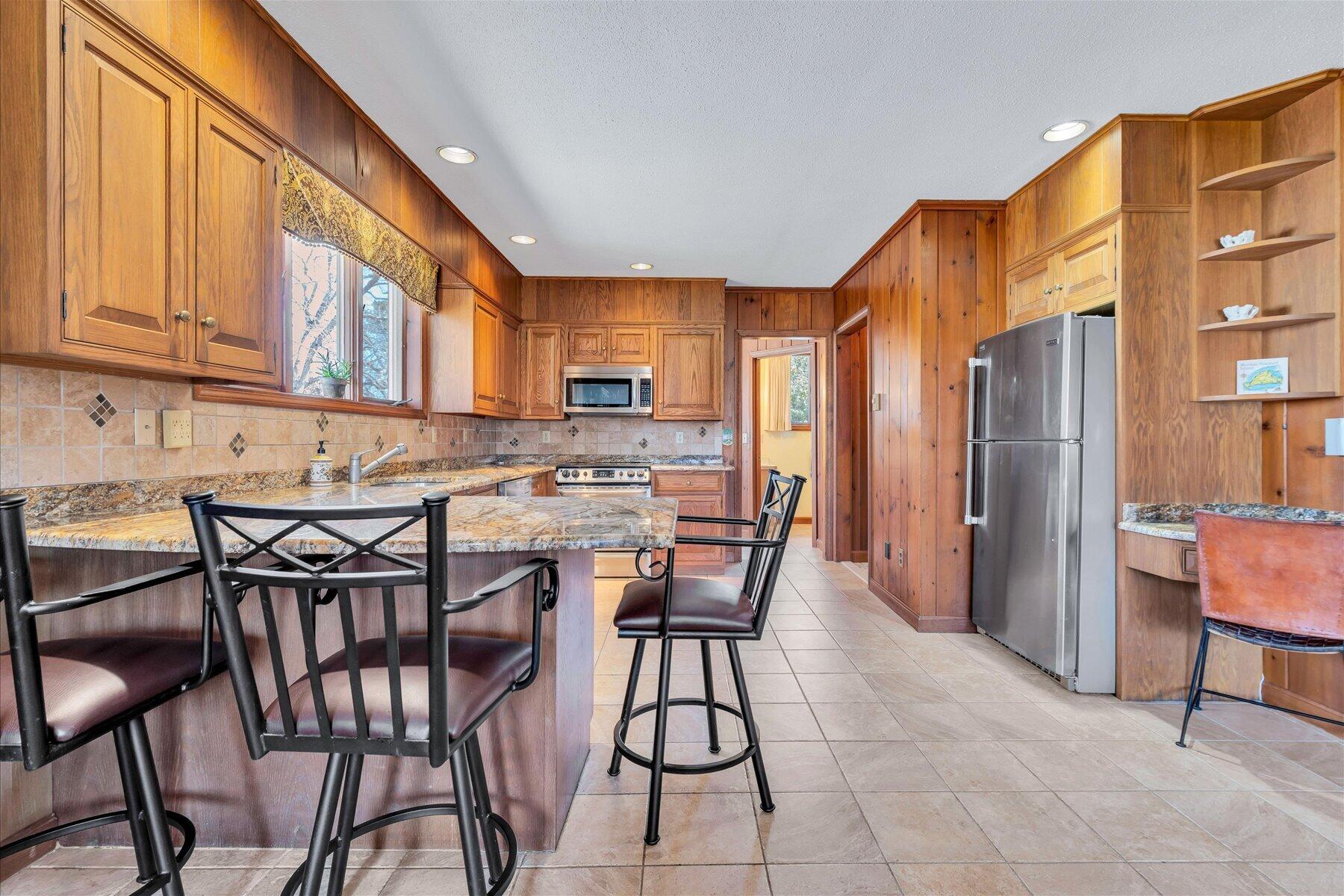 435 Acapesket Road Falmouth MA 02536