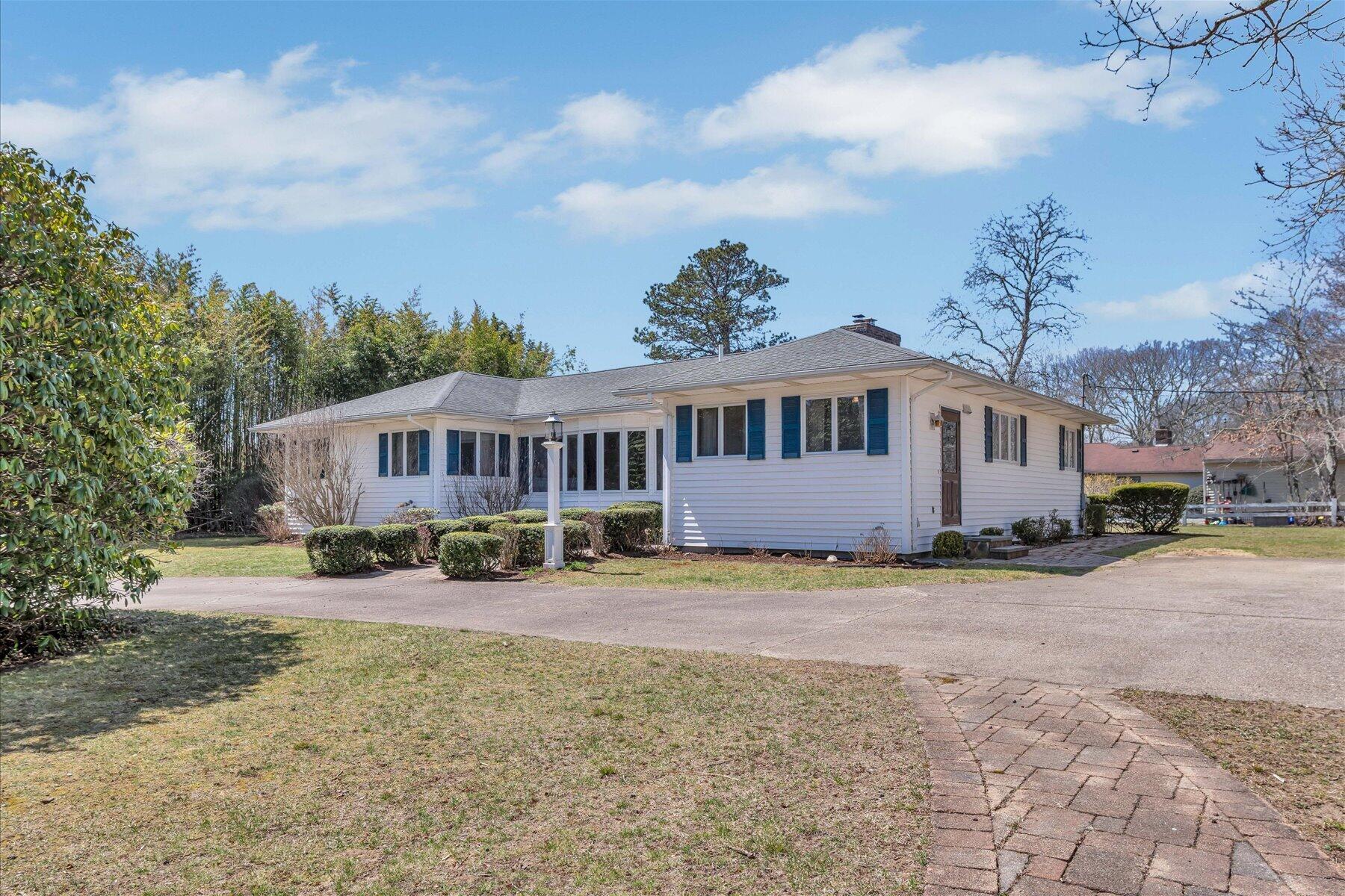 435 Acapesket Road Falmouth MA 02536