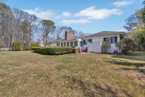 435 Acapesket Road Falmouth MA 02536