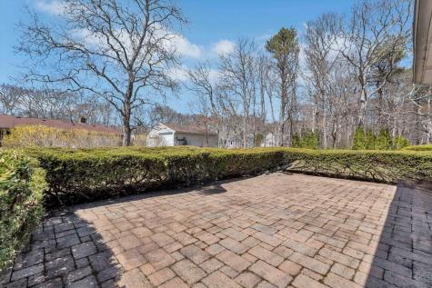 435 Acapesket Road Falmouth MA 02536