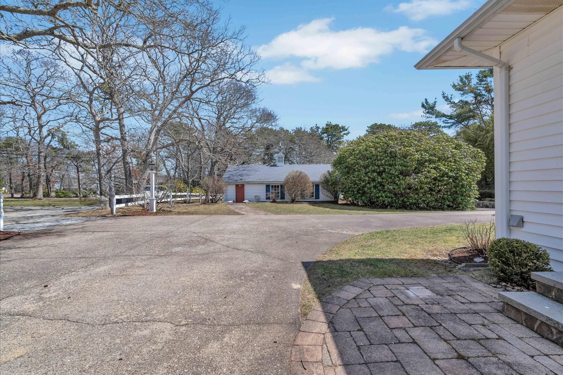 435 Acapesket Road Falmouth MA 02536