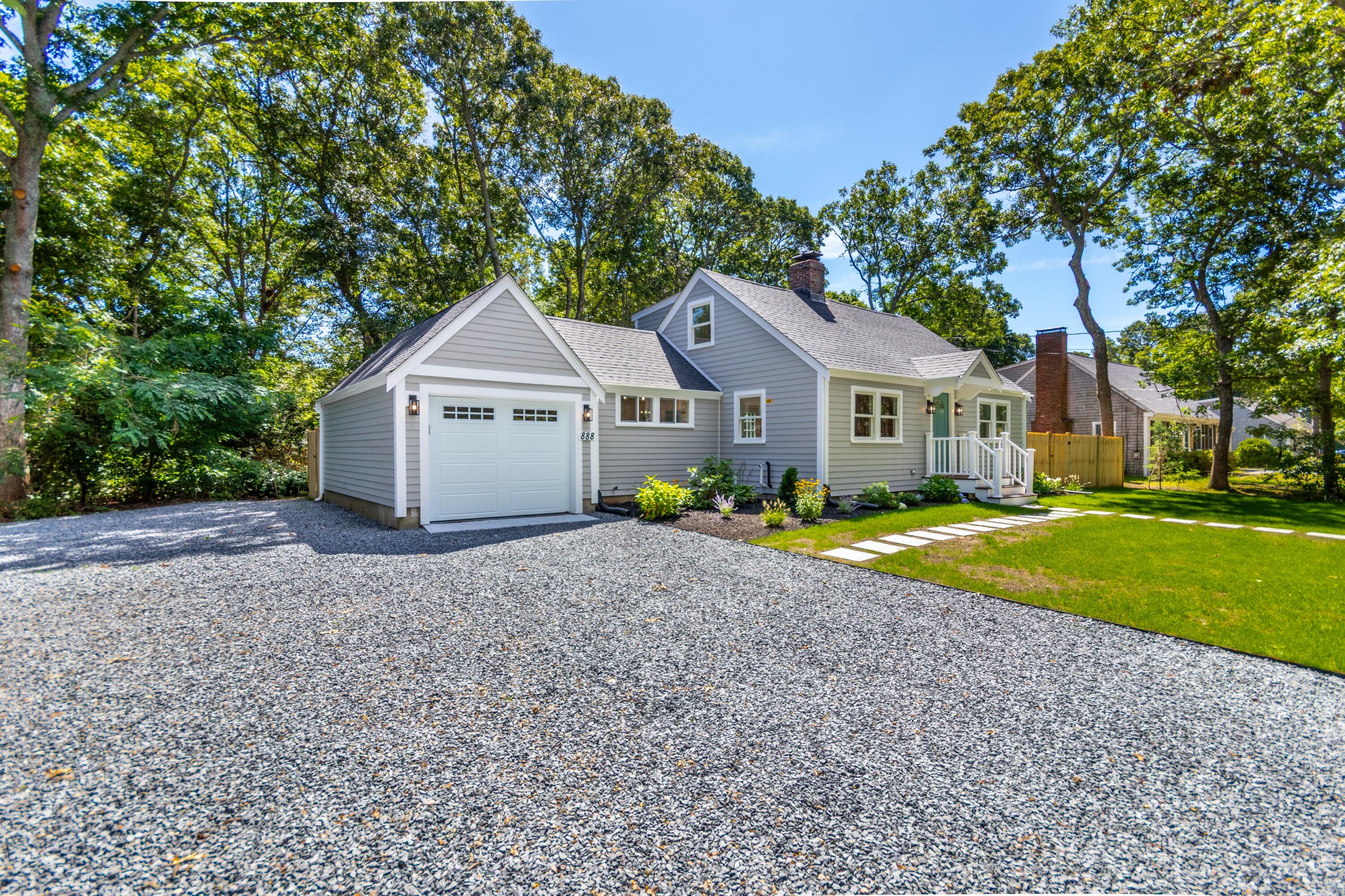 888 Phinneys Lane Centerville MA 02632