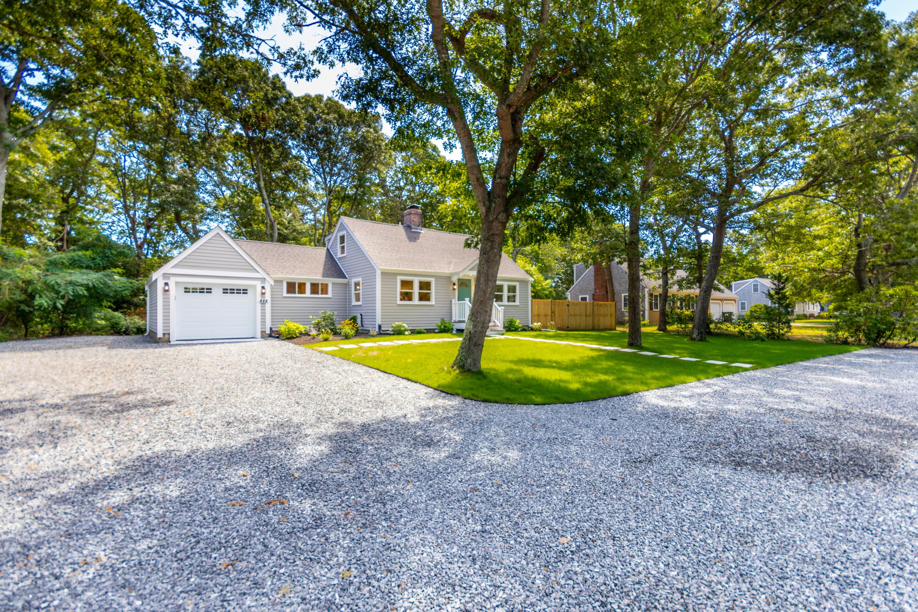 888 Phinneys Lane Centerville MA 02632