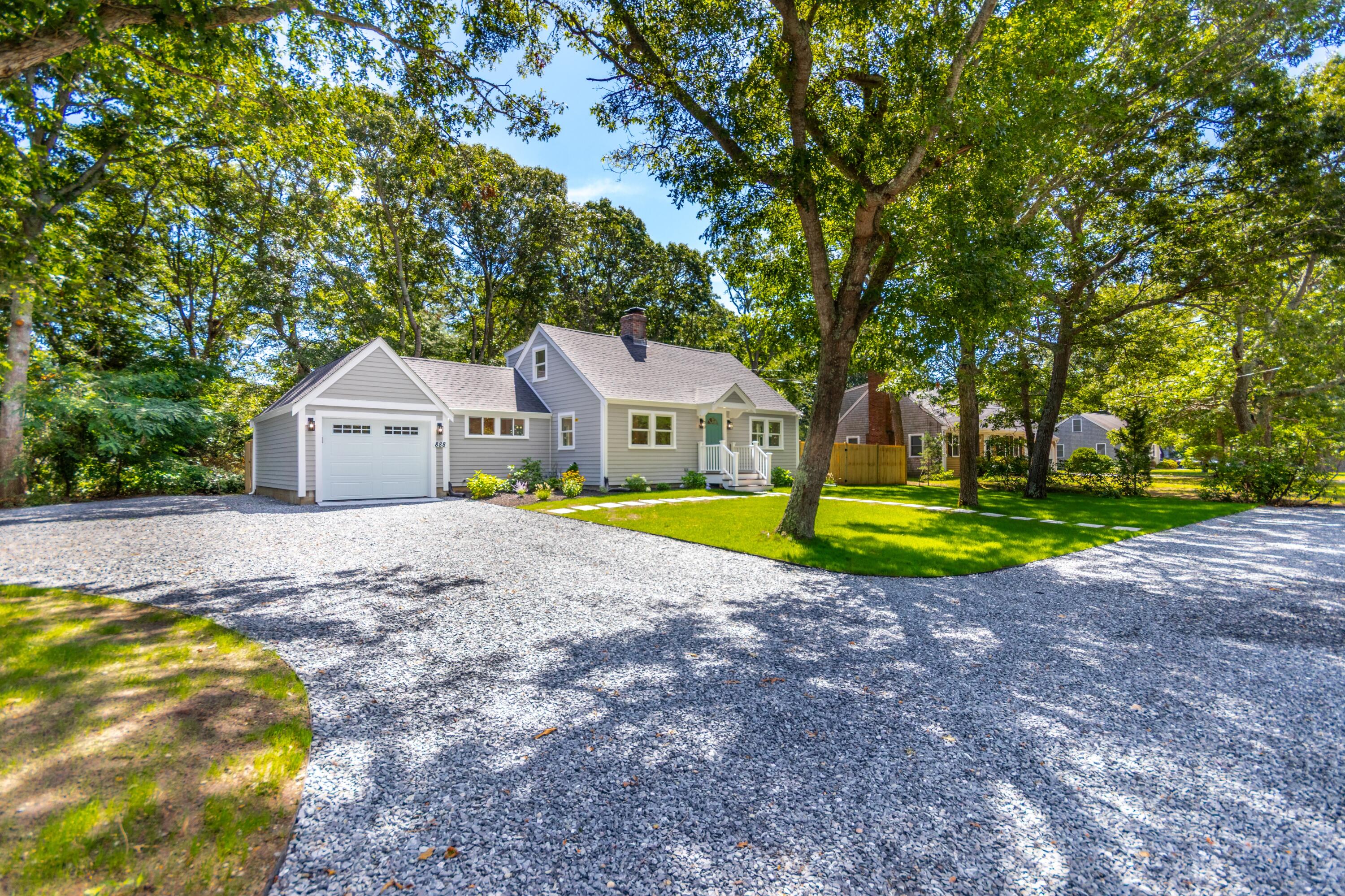 888 Phinneys Lane Centerville MA 02632