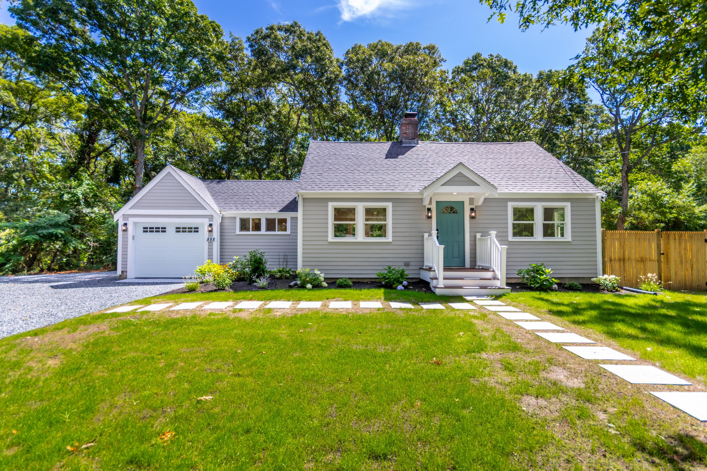 888 Phinneys Lane Centerville MA 02632
