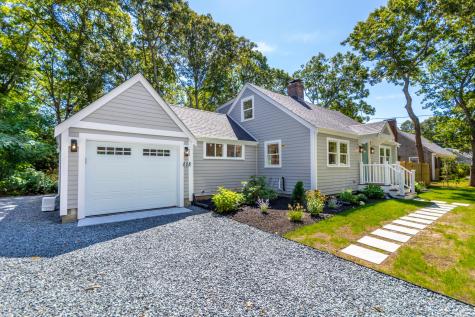 888 Phinneys Lane Centerville MA 02632