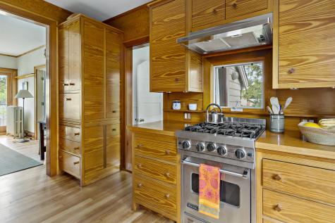 34 Washington Avenue Bourne MA 02532