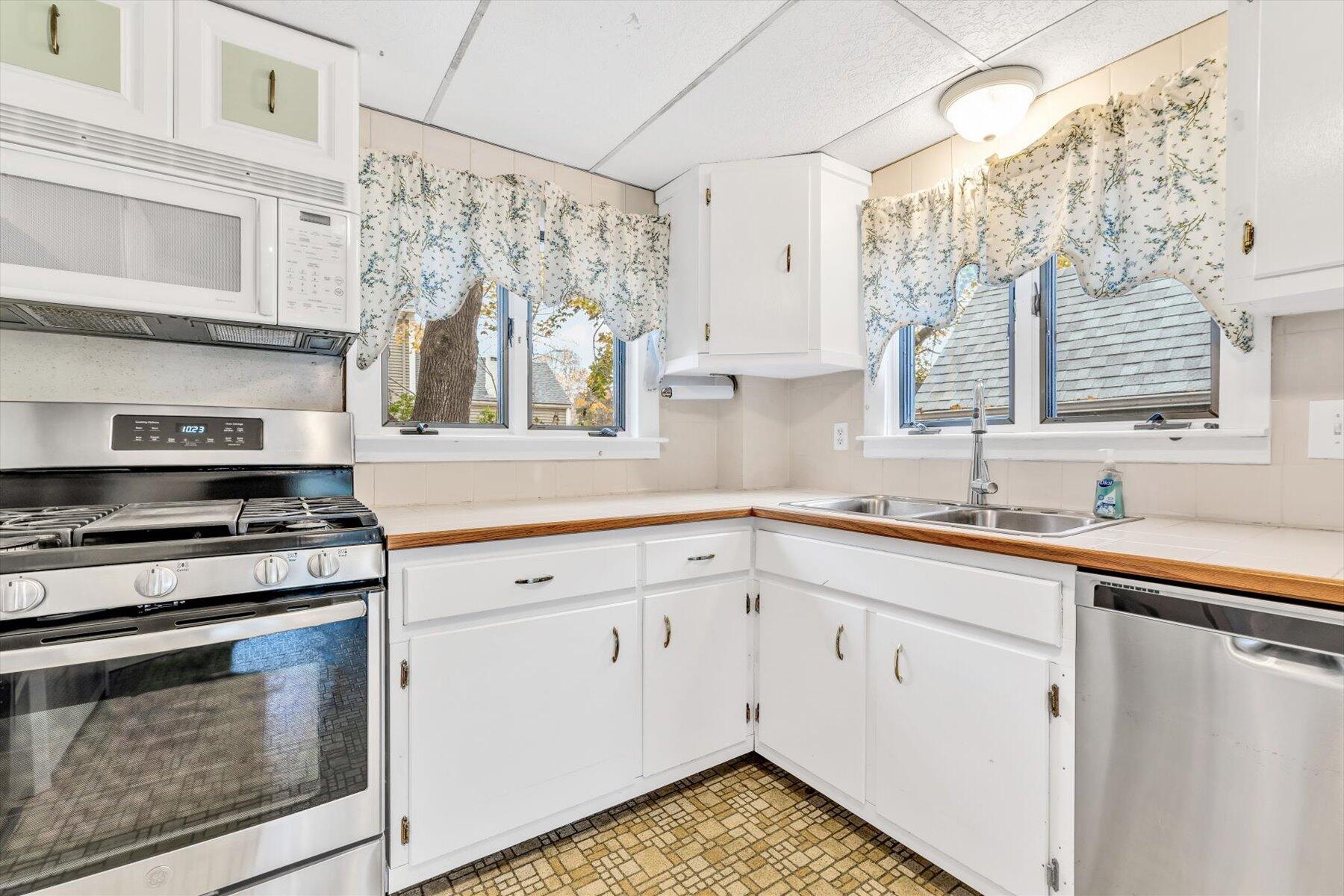 38 Old Bridge Road Bourne MA 02532