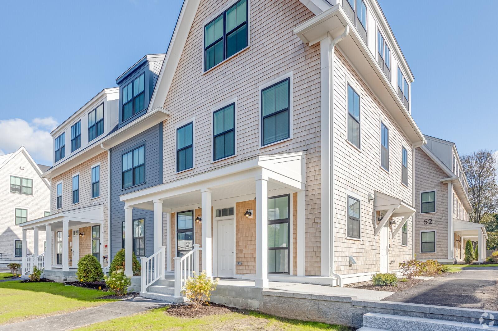 62 Pleasant Street Hyannis MA 02601