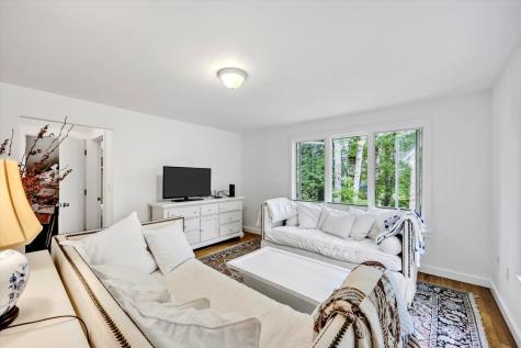44 Nobska Road Falmouth MA 02543