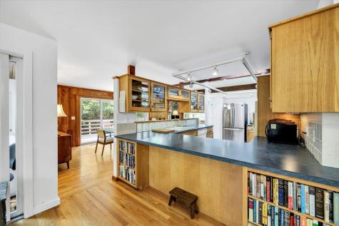 44 Nobska Road Falmouth MA 02543