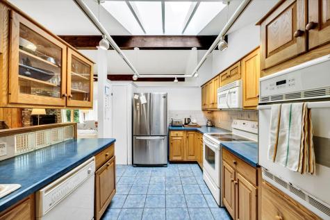 44 Nobska Road Falmouth MA 02543