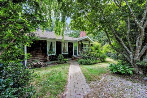 44 Nobska Road Falmouth MA 02543