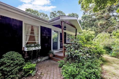 44 Nobska Road Falmouth MA 02543