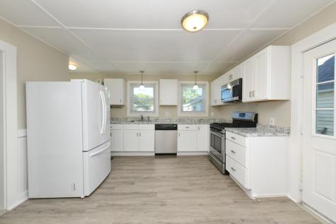 21 12 Street Wareham MA 02571