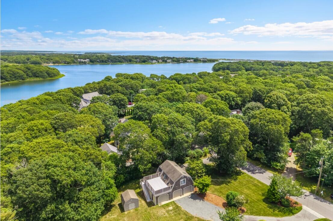 24 Captain Davis Lane Falmouth MA 02536