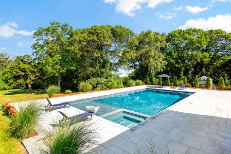 122 Gansett Road Falmouth MA 02543