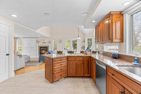 7 Wolf Road Buzzards Bay MA 02532