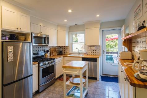 2 Huettner Road Woods Hole MA 02543