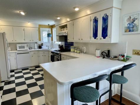 30 Snows Lane Provincetown MA 02657