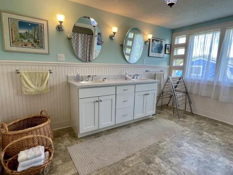 30 Snows Lane Provincetown MA 02657