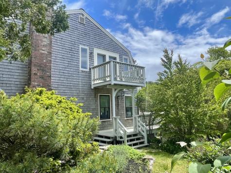 30 Snows Lane Provincetown MA 02657