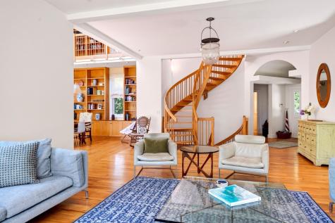 82 Harbor Hill Road Woods Hole MA 02543