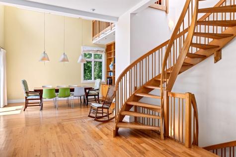 82 Harbor Hill Road Woods Hole MA 02543