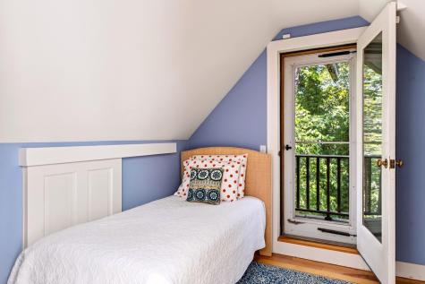 82 Harbor Hill Road Woods Hole MA 02543