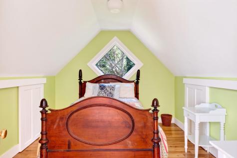 82 Harbor Hill Road Woods Hole MA 02543