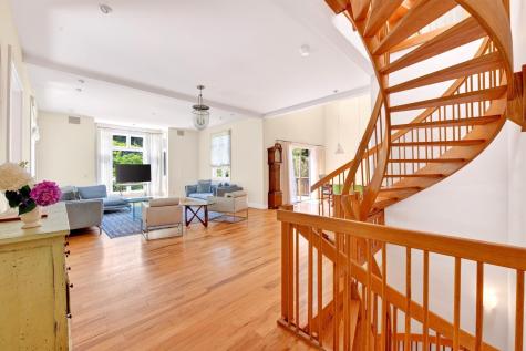 82 Harbor Hill Road Woods Hole MA 02543