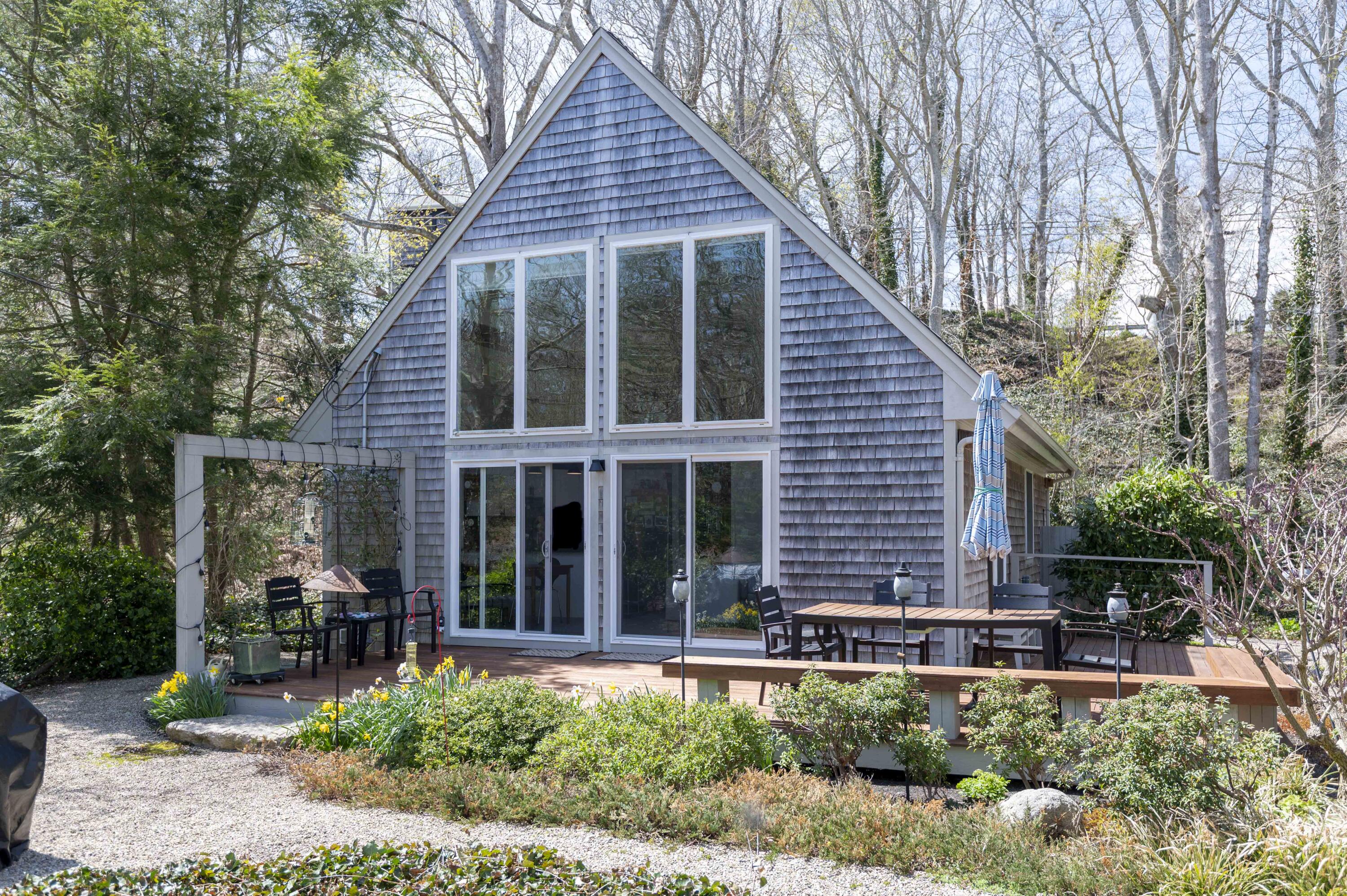 17 Hilton Avenue Falmouth MA 02543