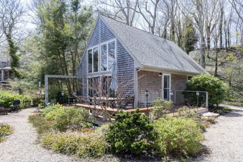 17 Hilton Avenue Falmouth MA 02543