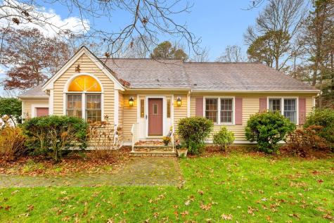 18 Player Circle Mashpee MA 02649