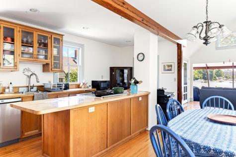 16 Millfield Street Woods Hole MA 02543