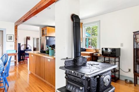 16 Millfield Street Woods Hole MA 02543