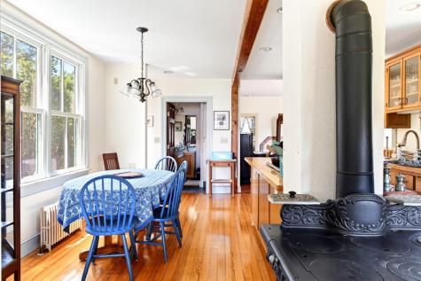 16 Millfield Street Woods Hole MA 02543
