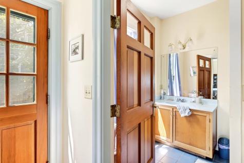 16 Millfield Street Woods Hole MA 02543